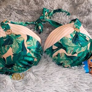 Victoria’s Secret bikini top 34DD